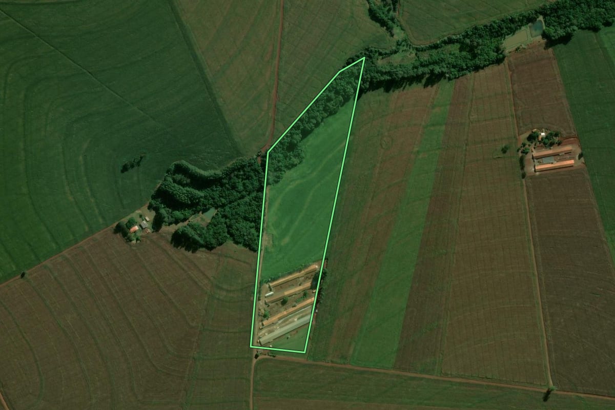 Imagem de satélite do imóvel rural em Tupãssi (PR), com o contorno declarado no CAR desenhado por cima.