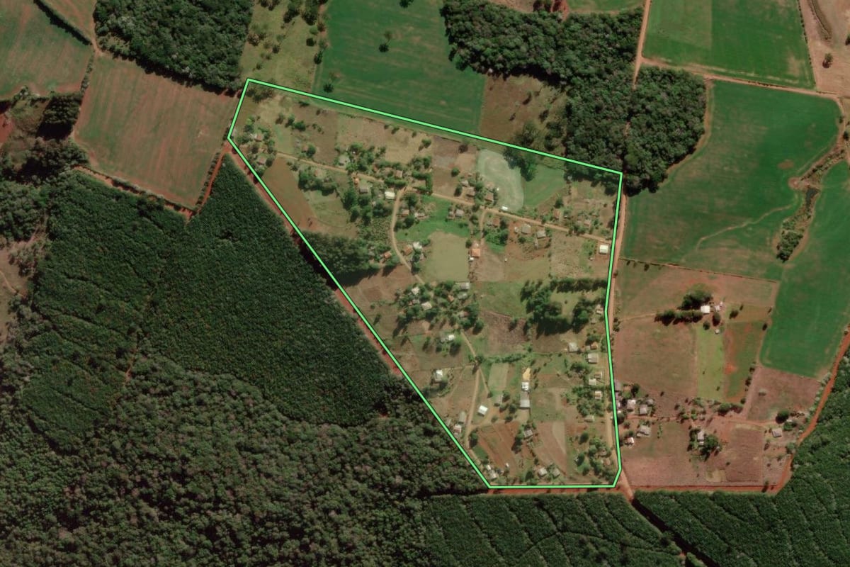 Imagem de satélite do imóvel rural em Turvo (PR), com o contorno declarado no CAR desenhado por cima.