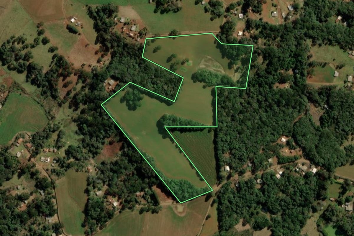 Imagem de satélite do imóvel rural em Turvo (PR), com o contorno declarado no CAR desenhado por cima.