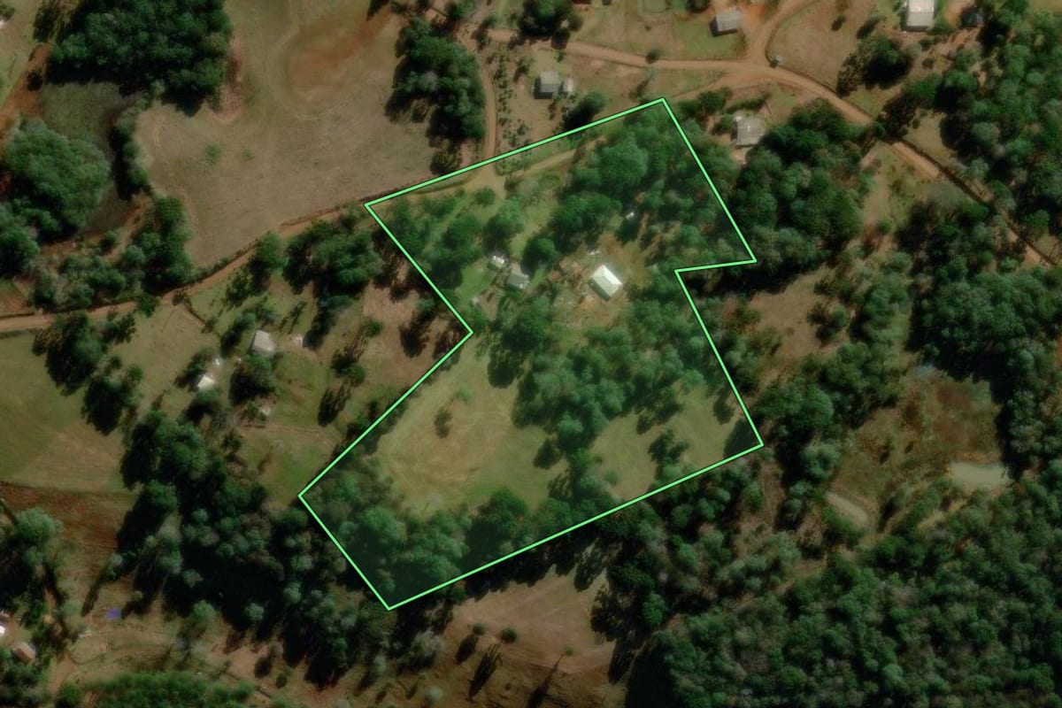 Imagem de satélite do imóvel rural em Turvo (PR), com o contorno declarado no CAR desenhado por cima.
