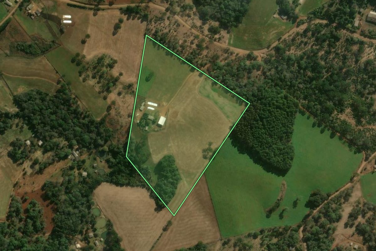 Imagem de satélite do imóvel rural em Turvo (PR), com o contorno declarado no CAR desenhado por cima.
