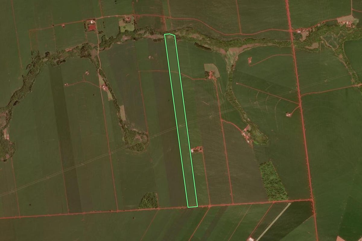 Imagem de satélite do imóvel rural em Ubiratã (PR), com o contorno declarado no CAR desenhado por cima.