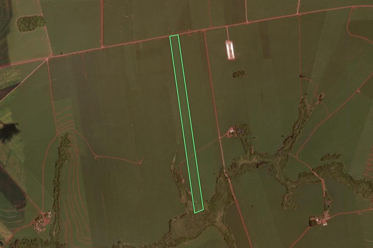 Imagem de satélite do imóvel rural em Ubiratã (PR), com o contorno declarado no CAR desenhado por cima.