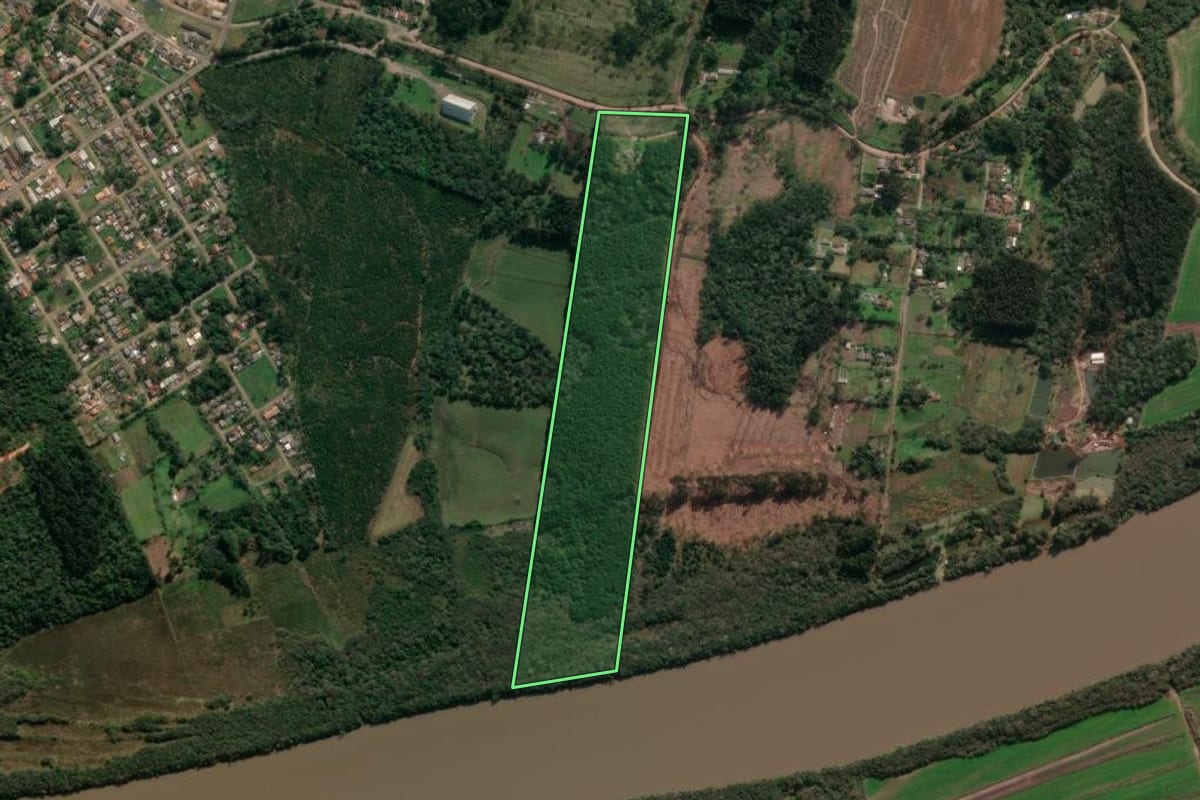 Imagem de satélite do imóvel rural em União da Vitória (PR), com o contorno declarado no CAR desenhado por cima.