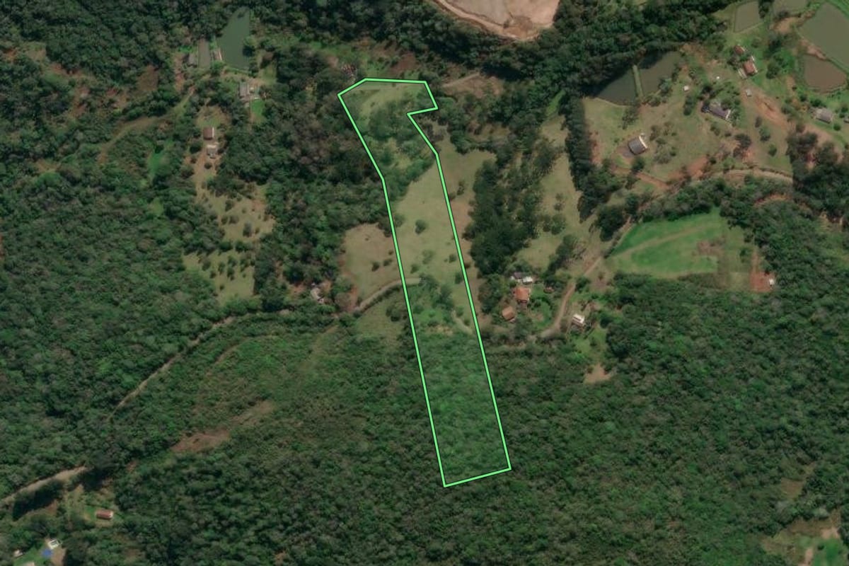 Imagem de satélite do imóvel rural em União da Vitória (PR), com o contorno declarado no CAR desenhado por cima.