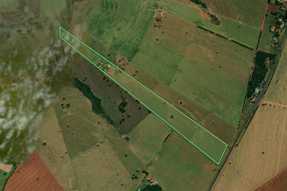 Imagem de satélite do imóvel rural em Uniflor (PR), com o contorno declarado no CAR desenhado por cima.