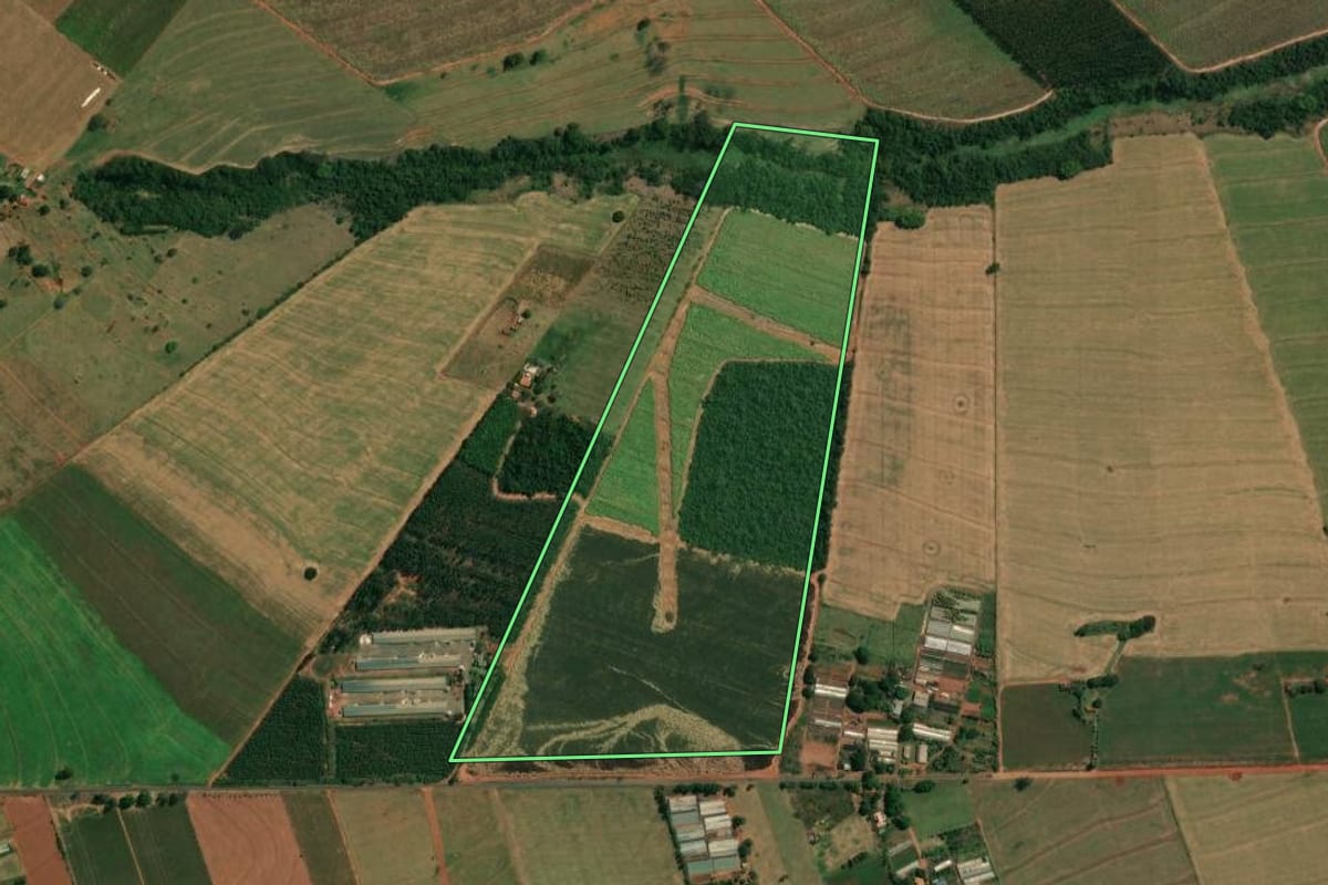 Imagem de satélite do imóvel rural em Uniflor (PR), com o contorno declarado no CAR desenhado por cima.
