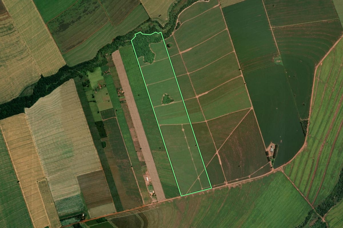 Imagem de satélite do imóvel rural em Uniflor (PR), com o contorno declarado no CAR desenhado por cima.