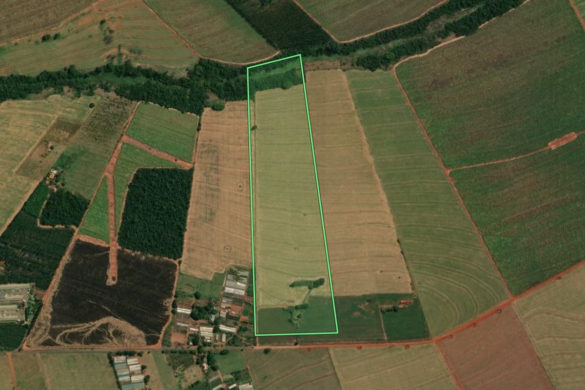 Imagem de satélite do imóvel rural em Uniflor (PR), com o contorno declarado no CAR desenhado por cima.