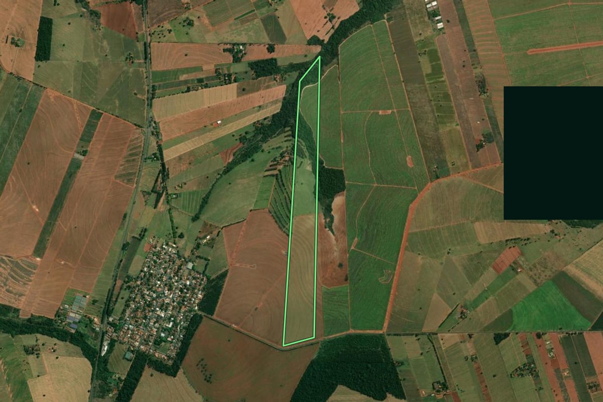 Imagem de satélite do imóvel rural em Uniflor (PR), com o contorno declarado no CAR desenhado por cima.