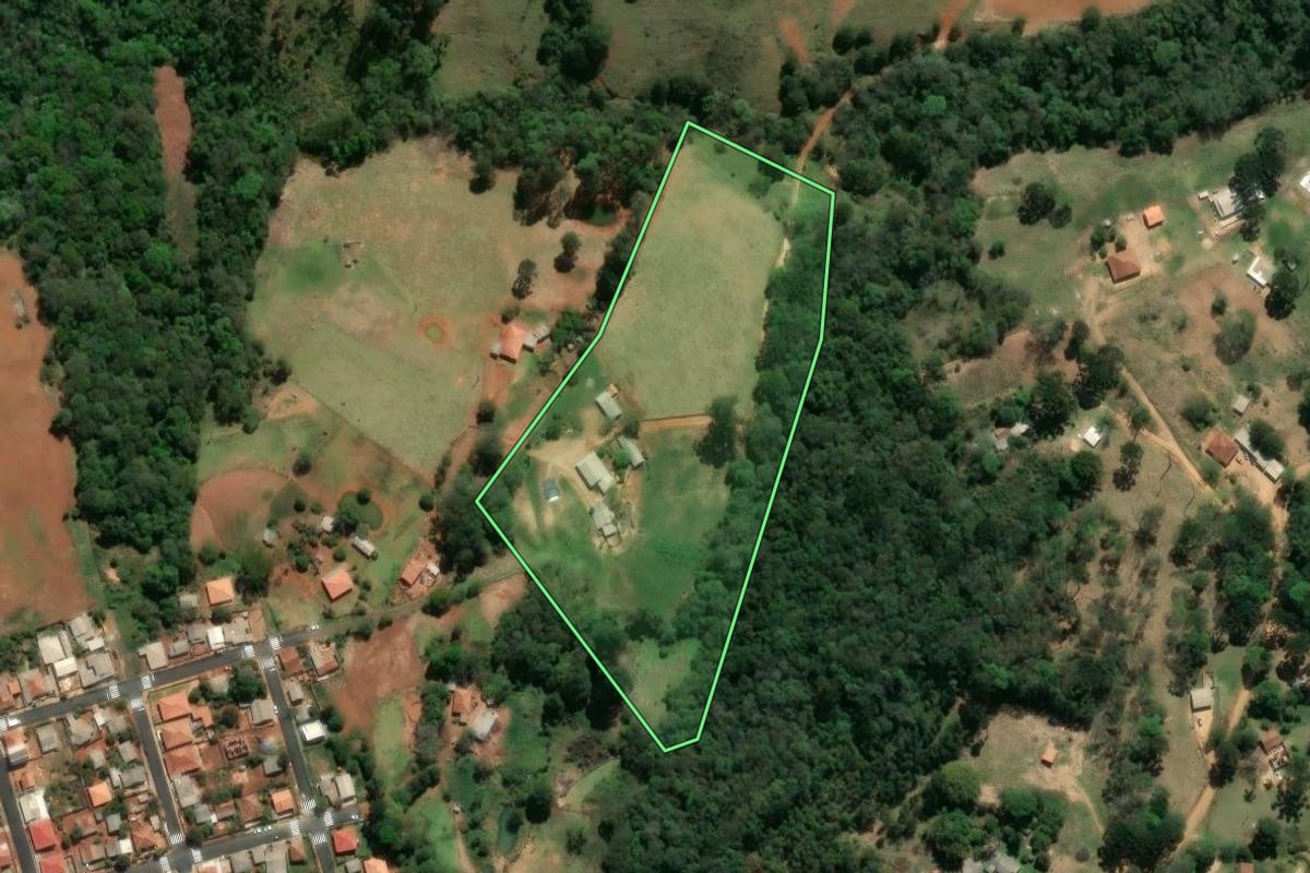Imagem de satélite do imóvel rural em Ventania (PR), com o contorno declarado no CAR desenhado por cima.