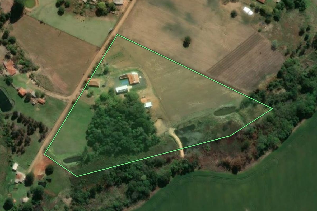 Imagem de satélite do imóvel rural em Ventania (PR), com o contorno declarado no CAR desenhado por cima.