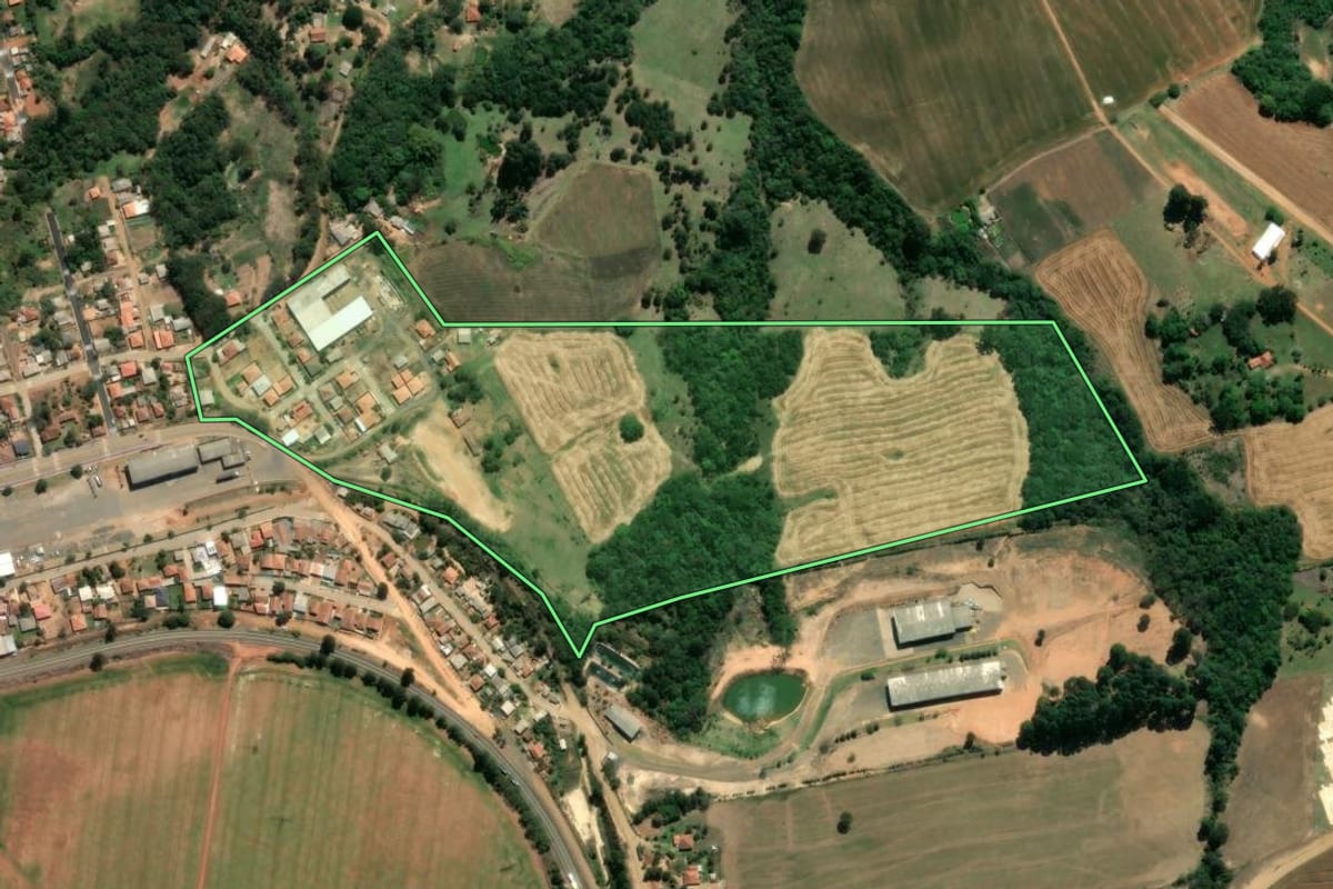 Imagem de satélite do imóvel rural em Ventania (PR), com o contorno declarado no CAR desenhado por cima.