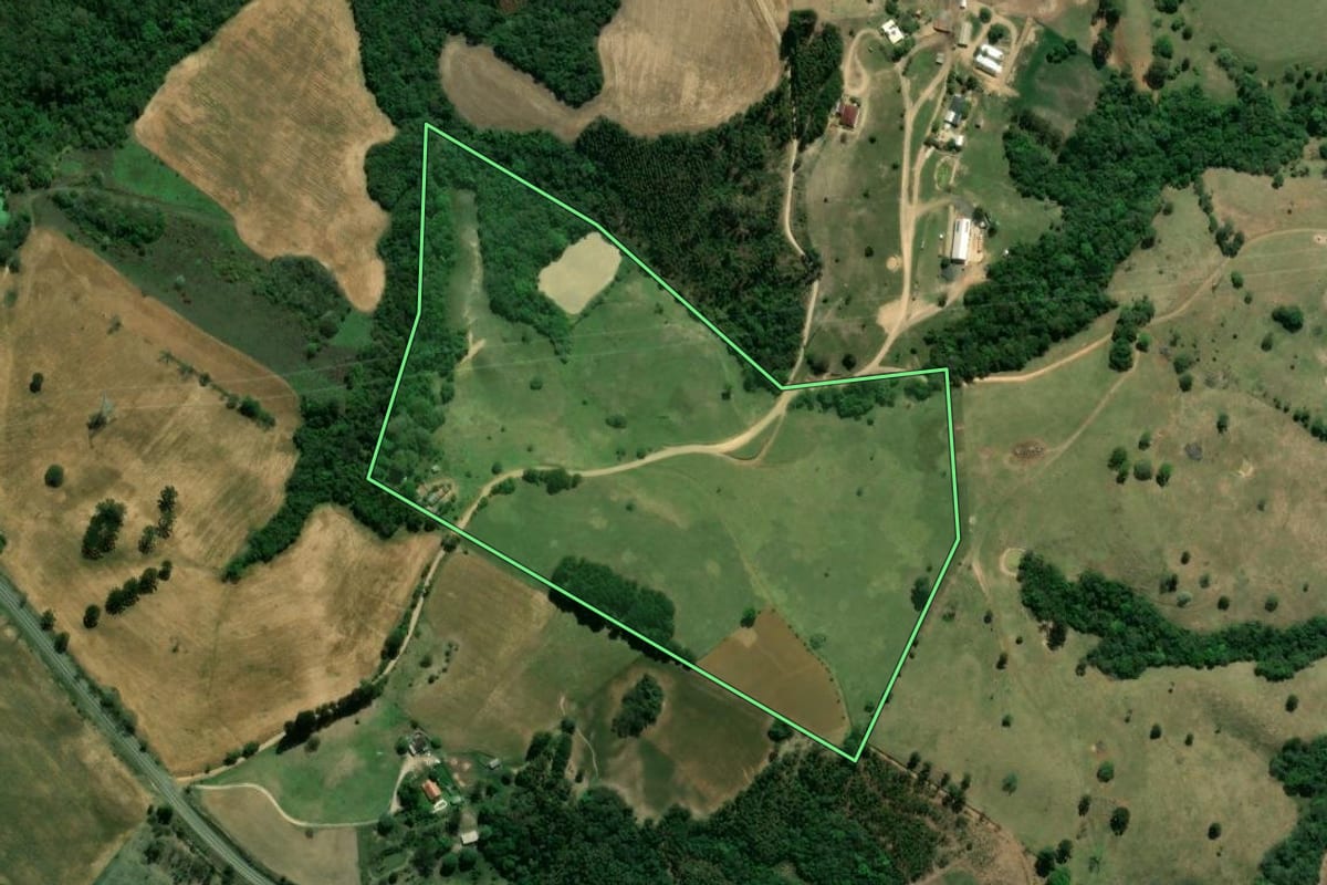 Imagem de satélite do imóvel rural em Ventania (PR), com o contorno declarado no CAR desenhado por cima.