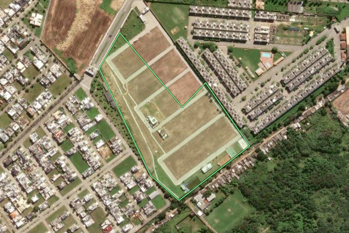 Imagem de satélite do imóvel rural em Campos dos Goytacazes (RJ), com o contorno declarado no CAR desenhado por cima.