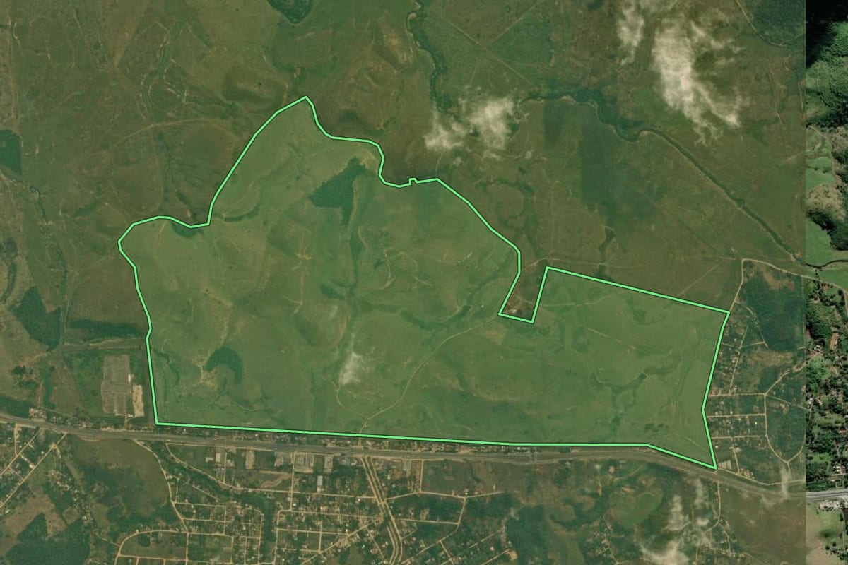 Imagem de satélite do imóvel rural em Itaboraí (RJ), com o contorno declarado no CAR desenhado por cima.