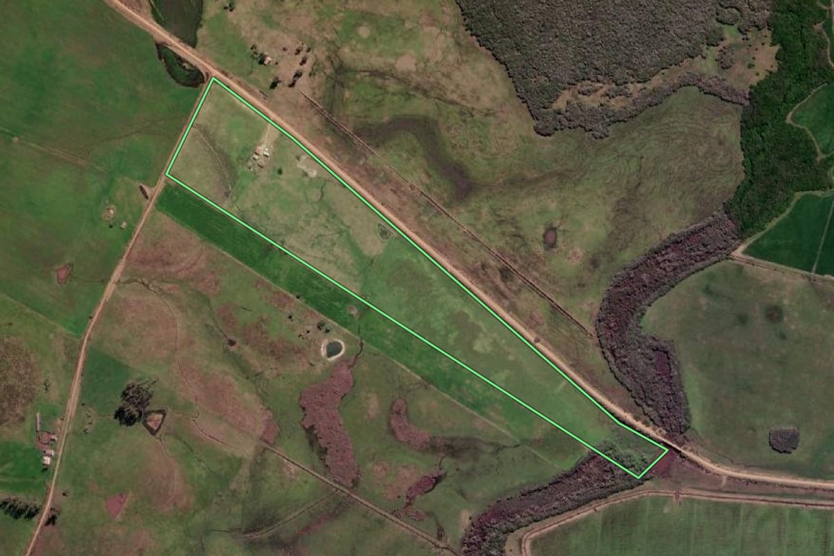 Imagem de satélite do imóvel rural em Aceguá (RS), com o contorno declarado no CAR desenhado por cima.