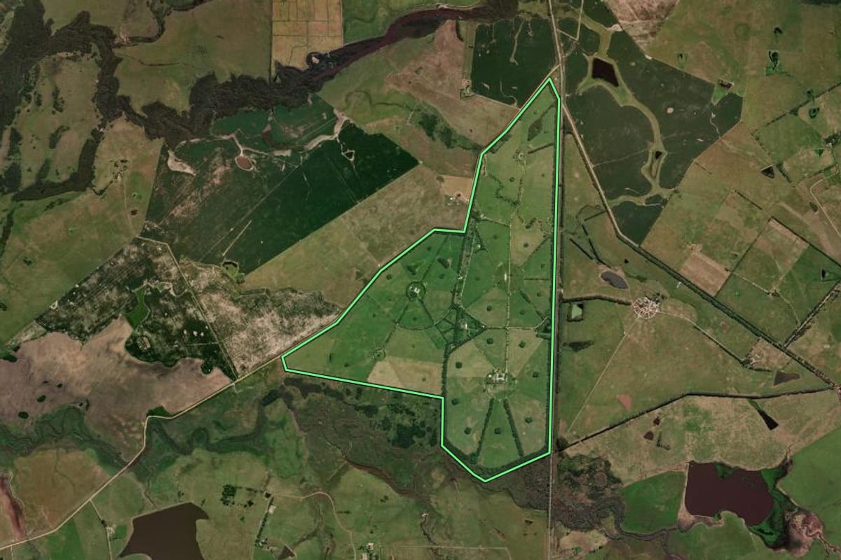 Imagem de satélite do imóvel rural em Aceguá (RS), com o contorno declarado no CAR desenhado por cima.