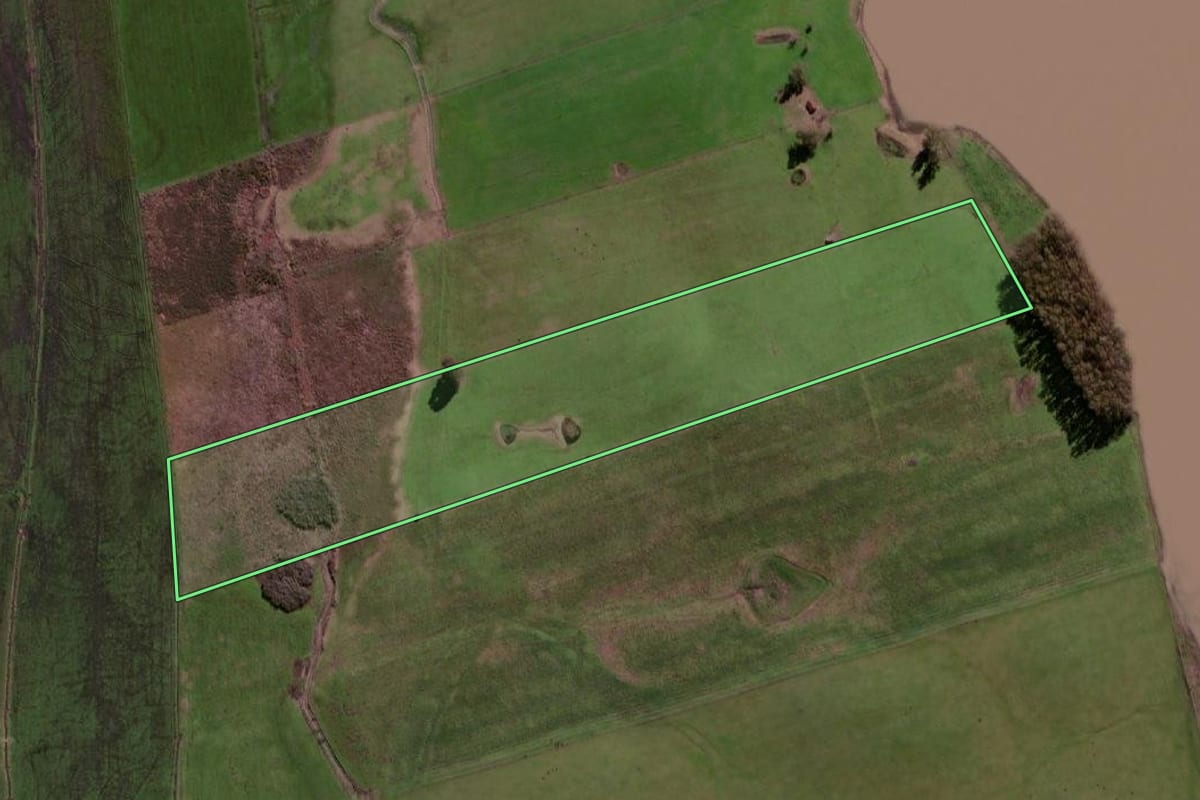 Imagem de satélite do imóvel rural em Aceguá (RS), com o contorno declarado no CAR desenhado por cima.