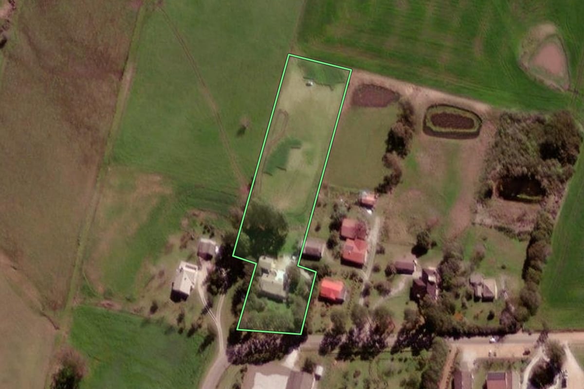 Imagem de satélite do imóvel rural em Aceguá (RS), com o contorno declarado no CAR desenhado por cima.