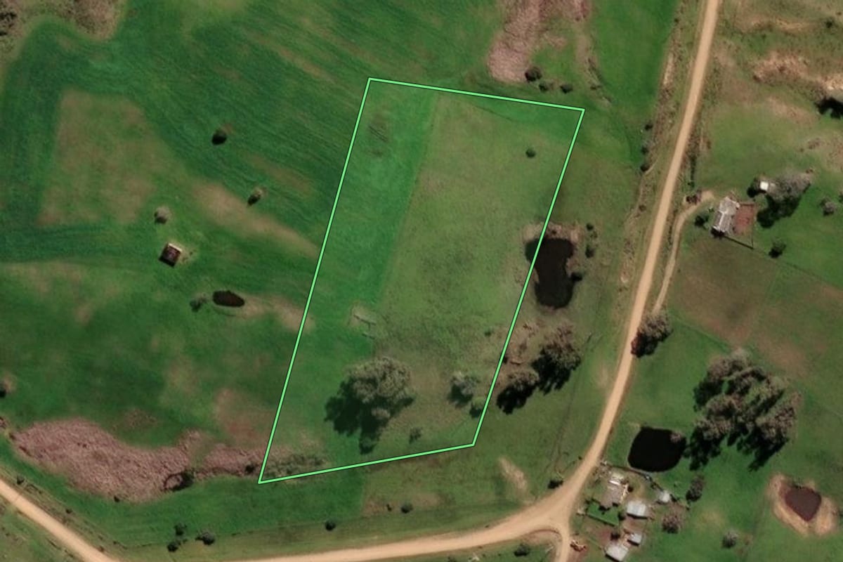 Imagem de satélite do imóvel rural em Aceguá (RS), com o contorno declarado no CAR desenhado por cima.