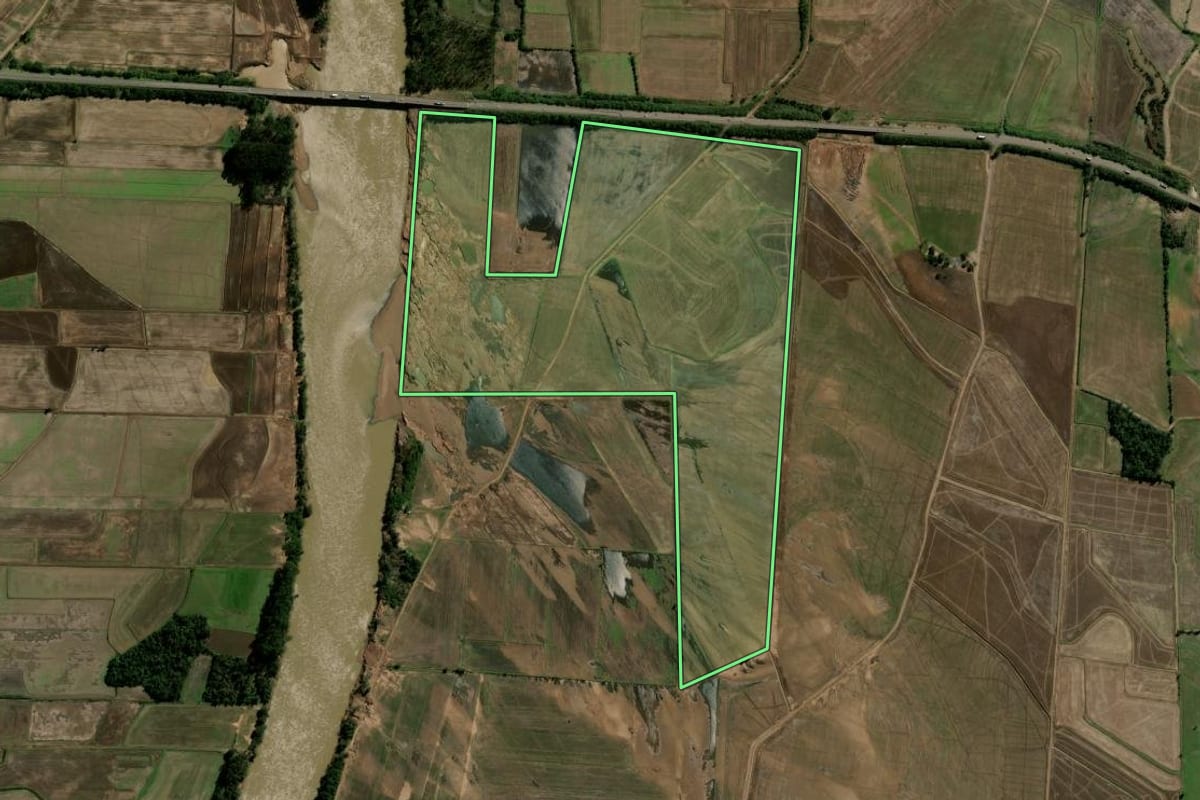Imagem de satélite do imóvel rural em Agudo (RS), com o contorno declarado no CAR desenhado por cima.