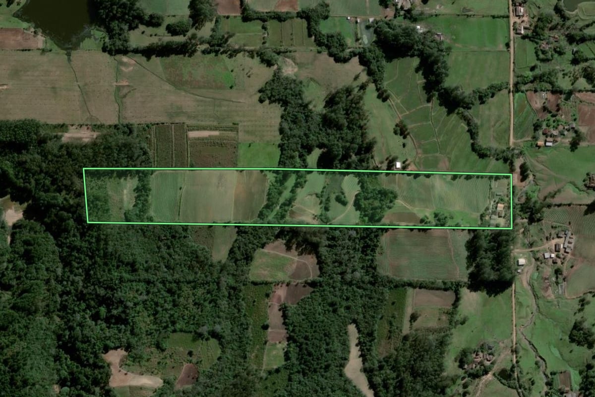Imagem de satélite do imóvel rural em Agudo (RS), com o contorno declarado no CAR desenhado por cima.