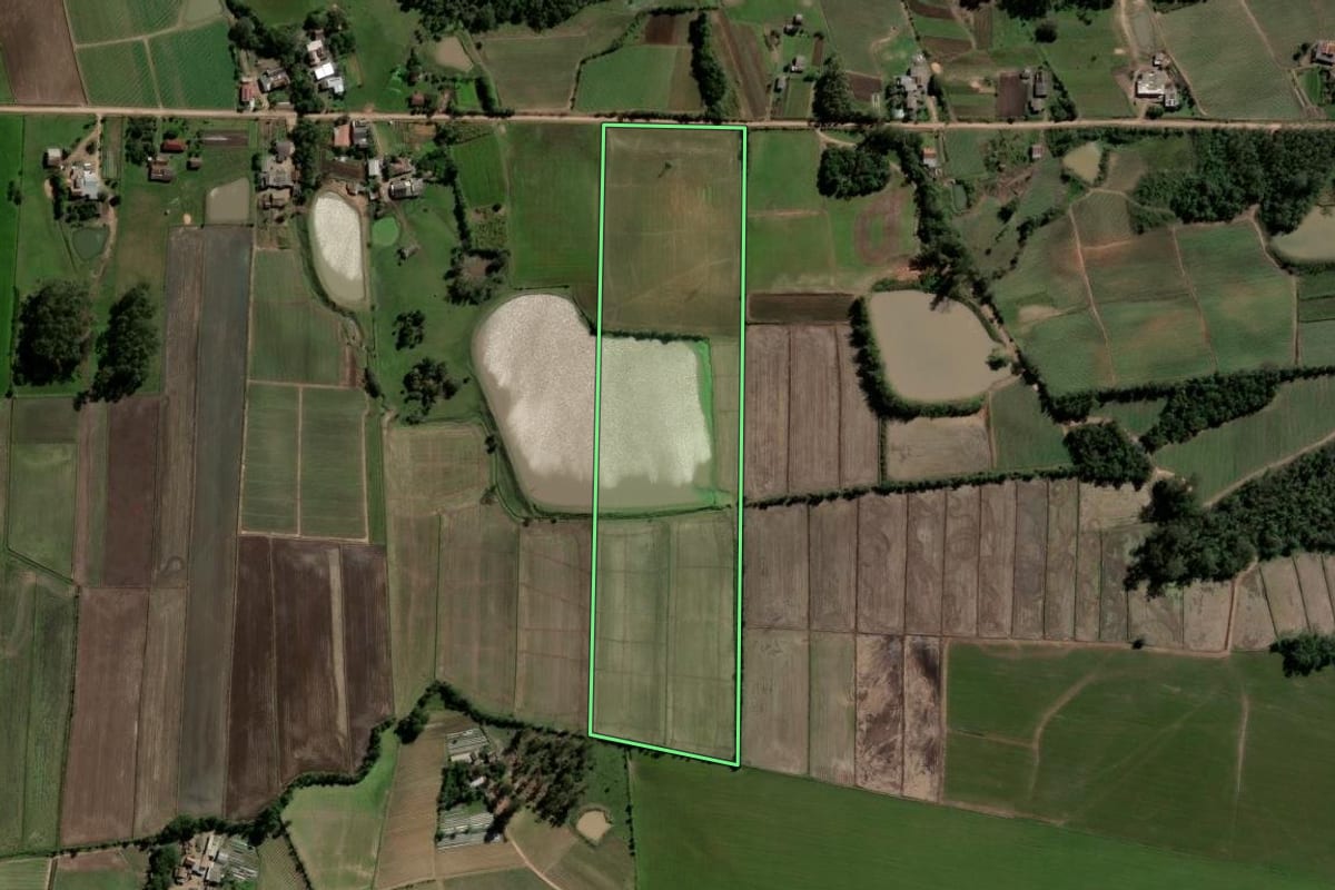 Imagem de satélite do imóvel rural em Agudo (RS), com o contorno declarado no CAR desenhado por cima.