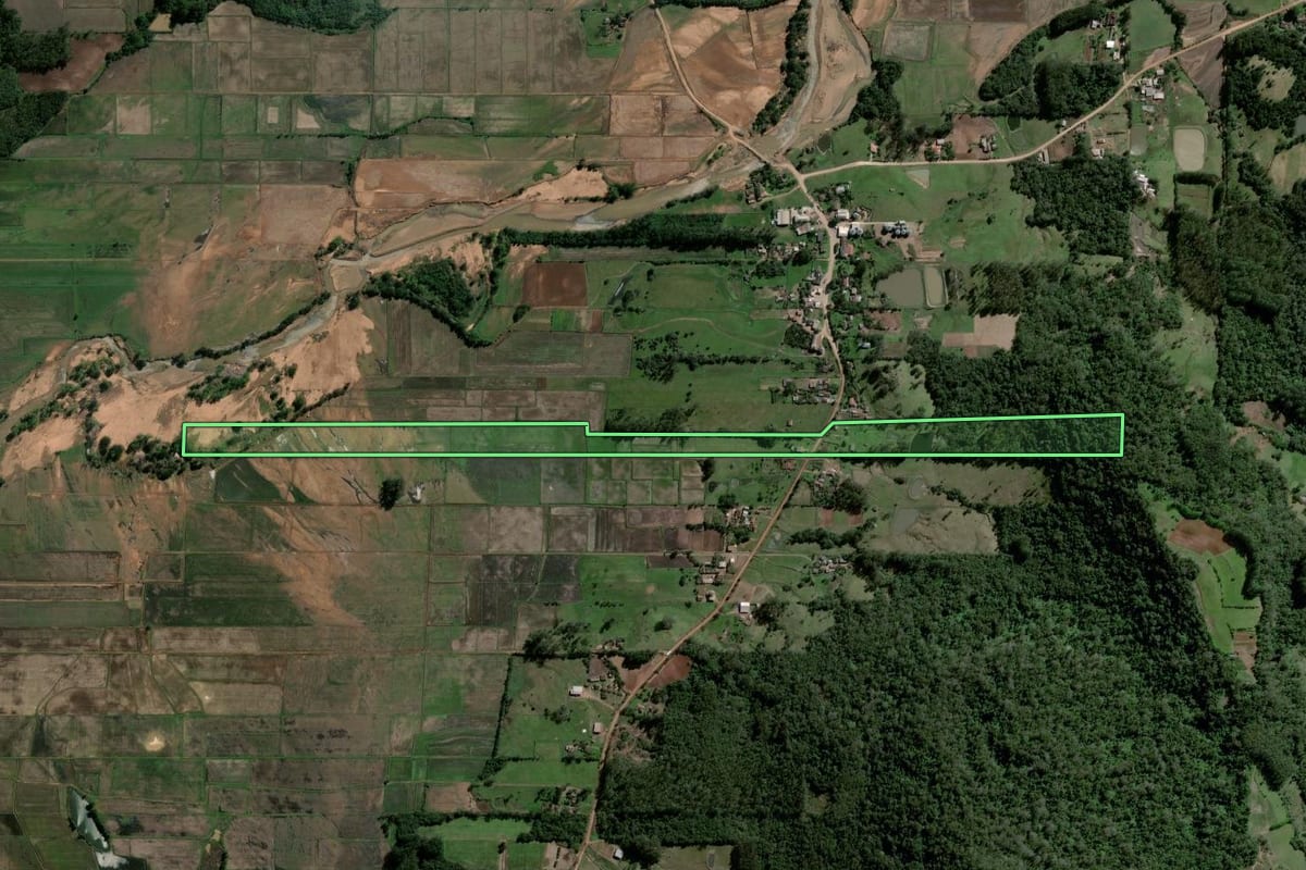 Imagem de satélite do imóvel rural em Agudo (RS), com o contorno declarado no CAR desenhado por cima.