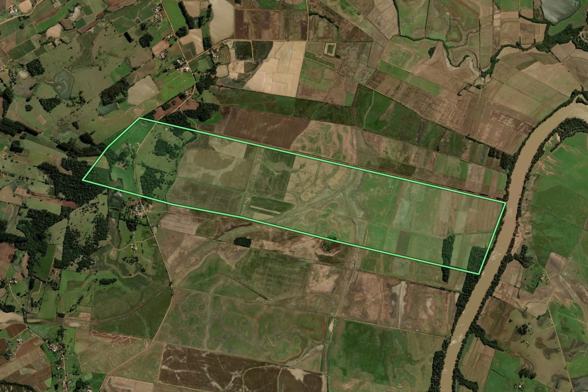 Imagem de satélite do imóvel rural em Agudo (RS), com o contorno declarado no CAR desenhado por cima.