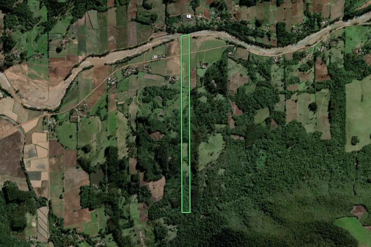 Imagem de satélite do imóvel rural em Agudo (RS), com o contorno declarado no CAR desenhado por cima.