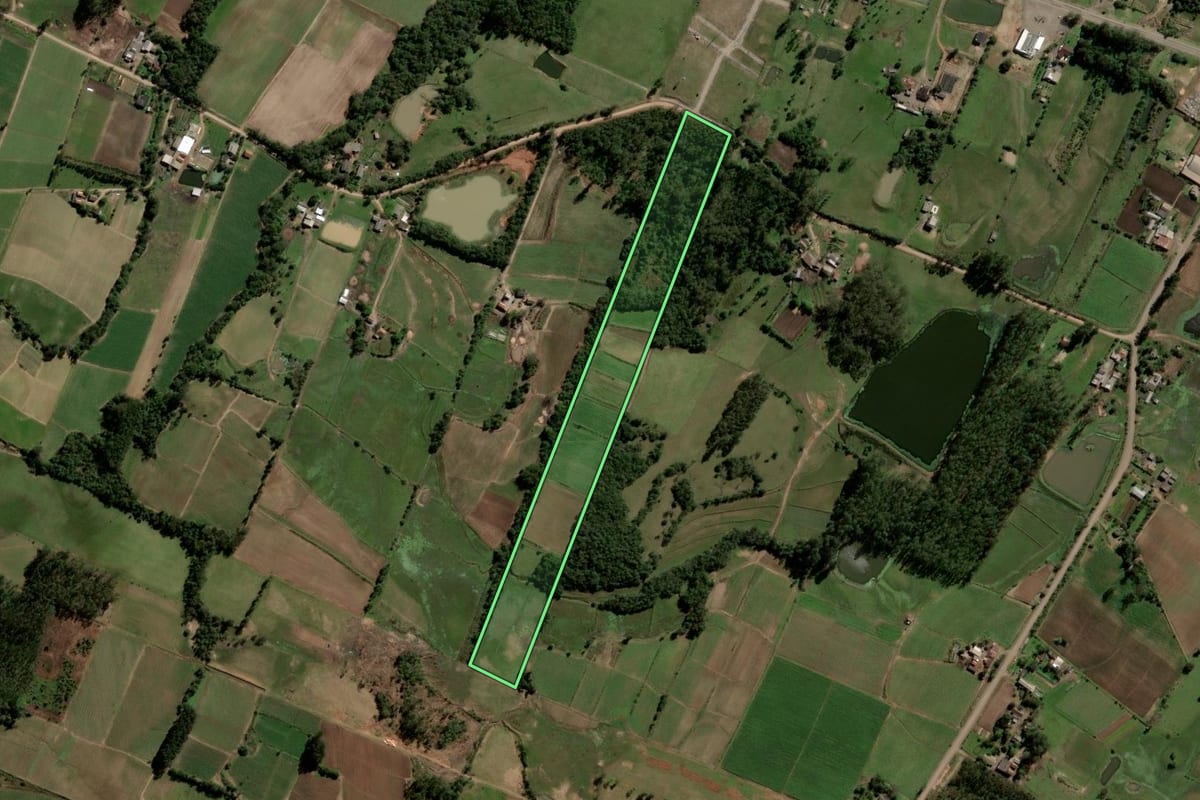 Imagem de satélite do imóvel rural em Agudo (RS), com o contorno declarado no CAR desenhado por cima.