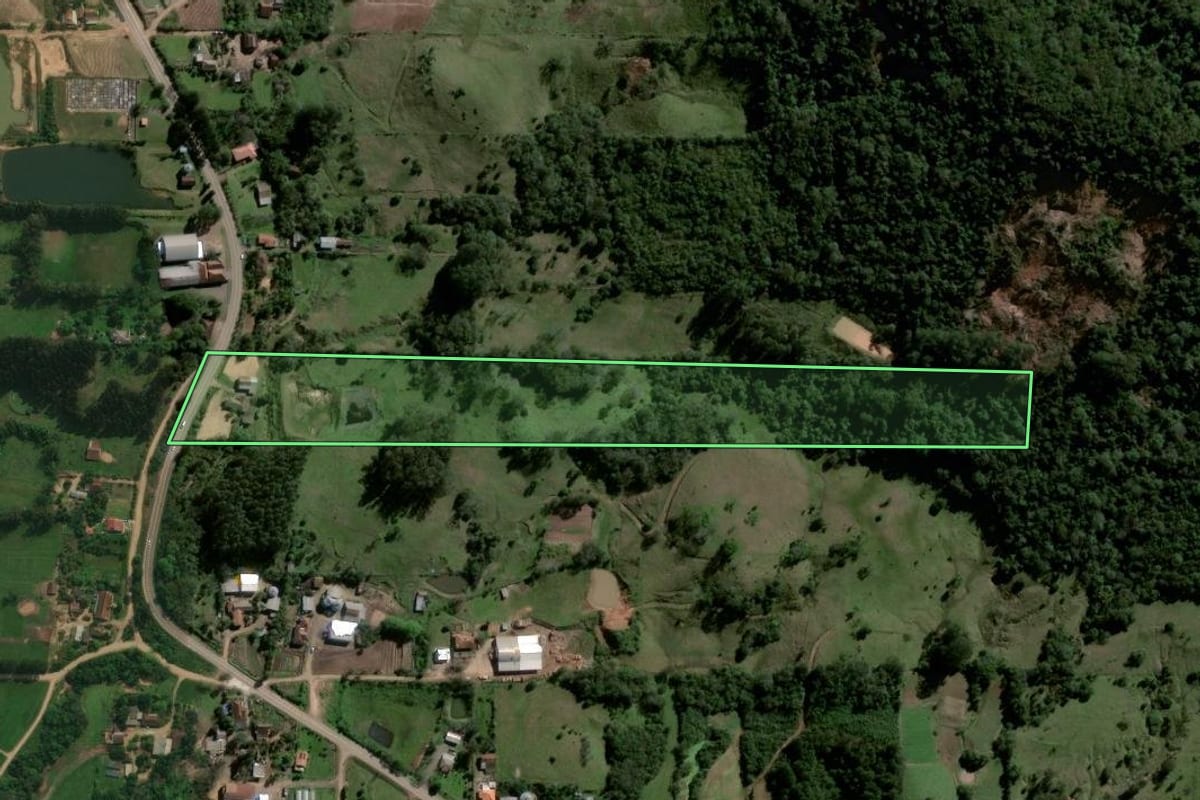 Imagem de satélite do imóvel rural em Agudo (RS), com o contorno declarado no CAR desenhado por cima.