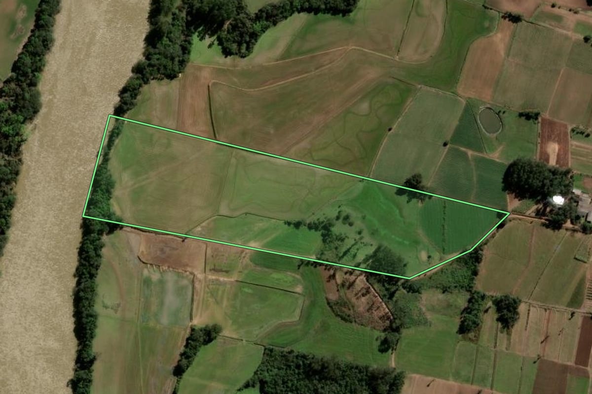 Imagem de satélite do imóvel rural em Agudo (RS), com o contorno declarado no CAR desenhado por cima.