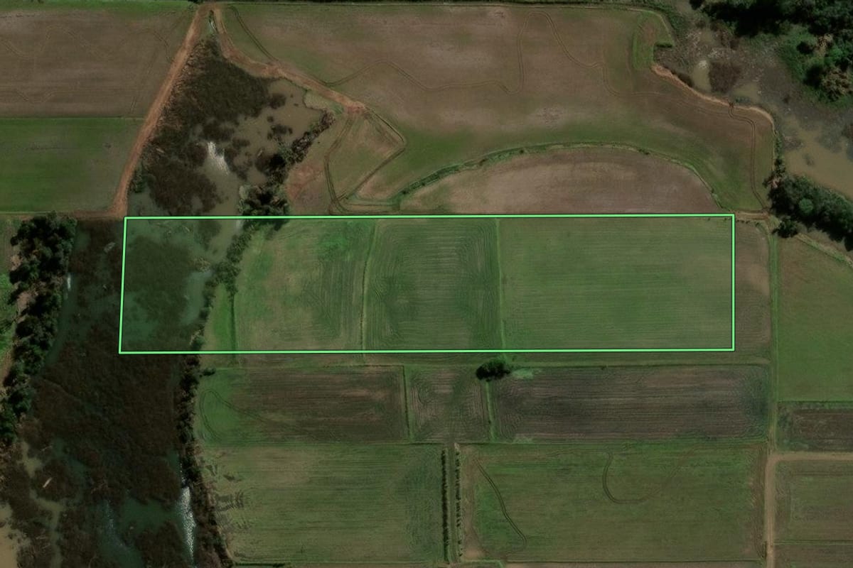 Imagem de satélite do imóvel rural em Agudo (RS), com o contorno declarado no CAR desenhado por cima.