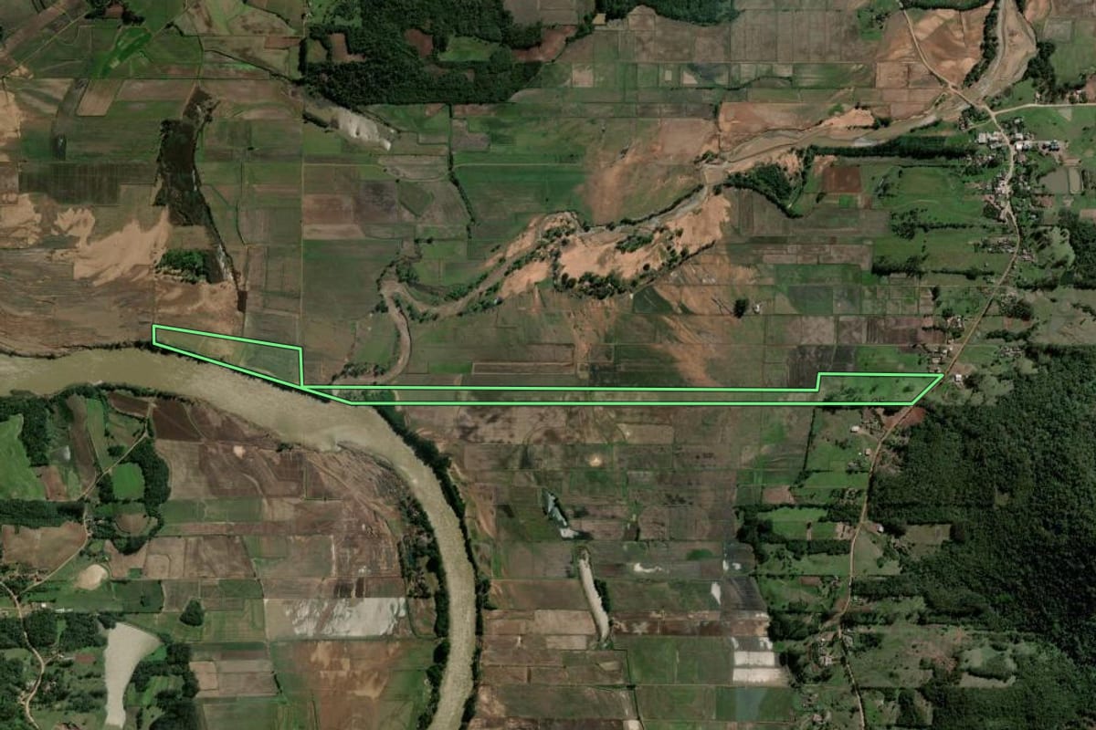 Imagem de satélite do imóvel rural em Agudo (RS), com o contorno declarado no CAR desenhado por cima.
