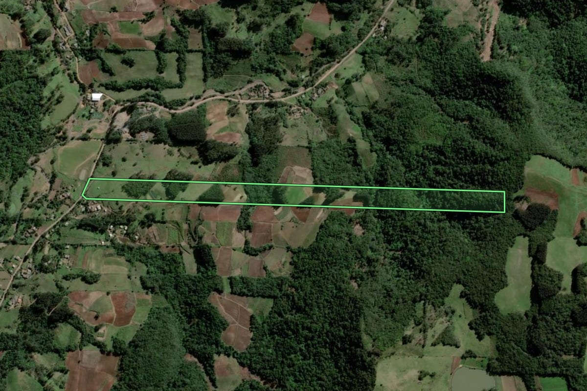 Imagem de satélite do imóvel rural em Agudo (RS), com o contorno declarado no CAR desenhado por cima.