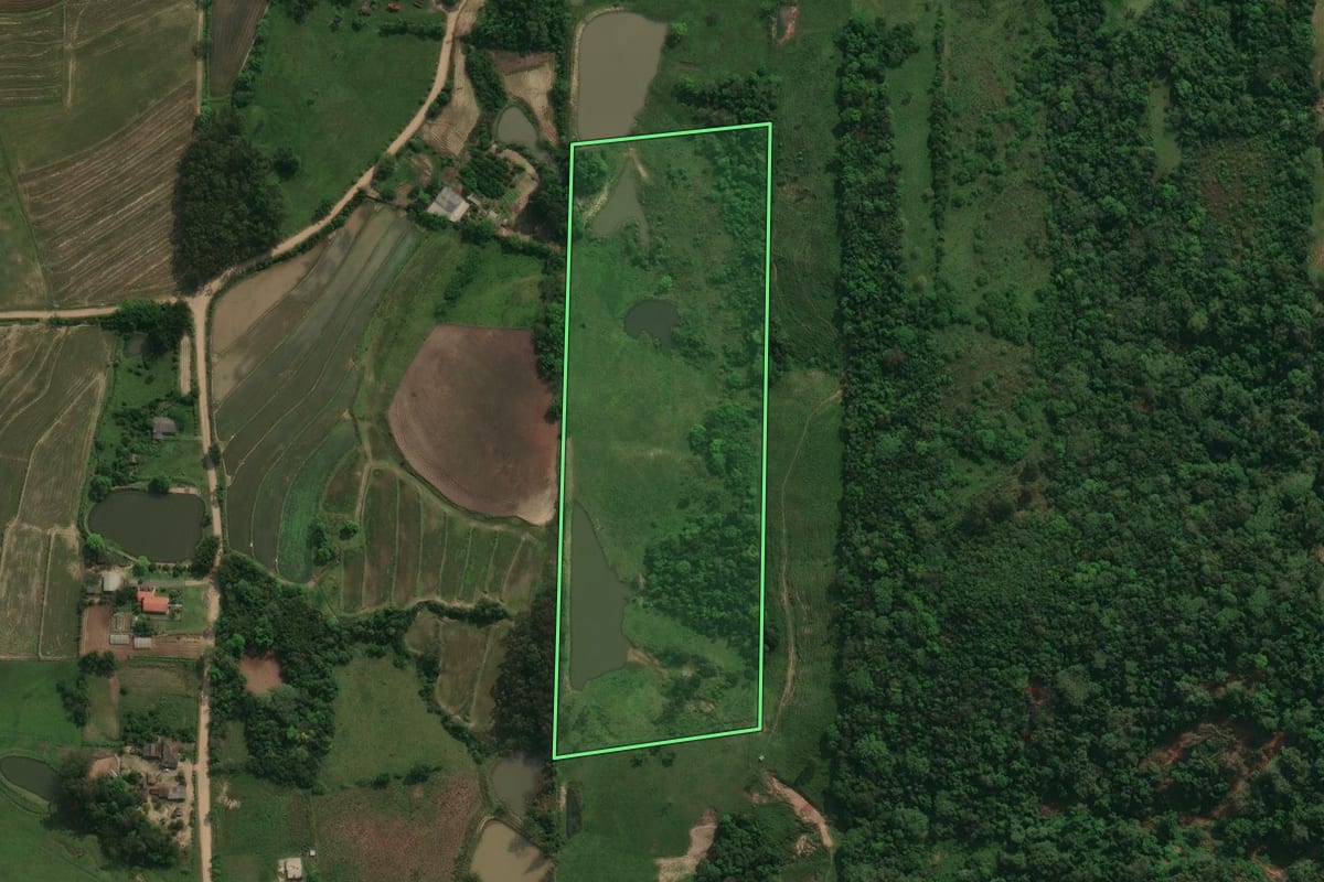 Imagem de satélite do imóvel rural em Agudo (RS), com o contorno declarado no CAR desenhado por cima.