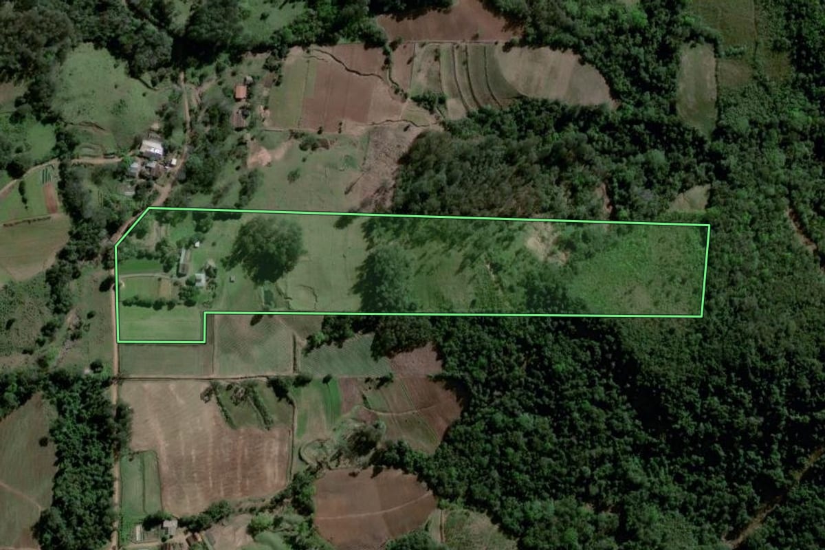 Imagem de satélite do imóvel rural em Agudo (RS), com o contorno declarado no CAR desenhado por cima.