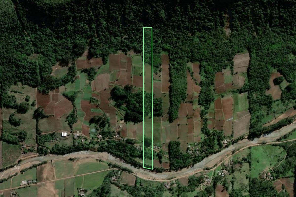 Imagem de satélite do imóvel rural em Agudo (RS), com o contorno declarado no CAR desenhado por cima.