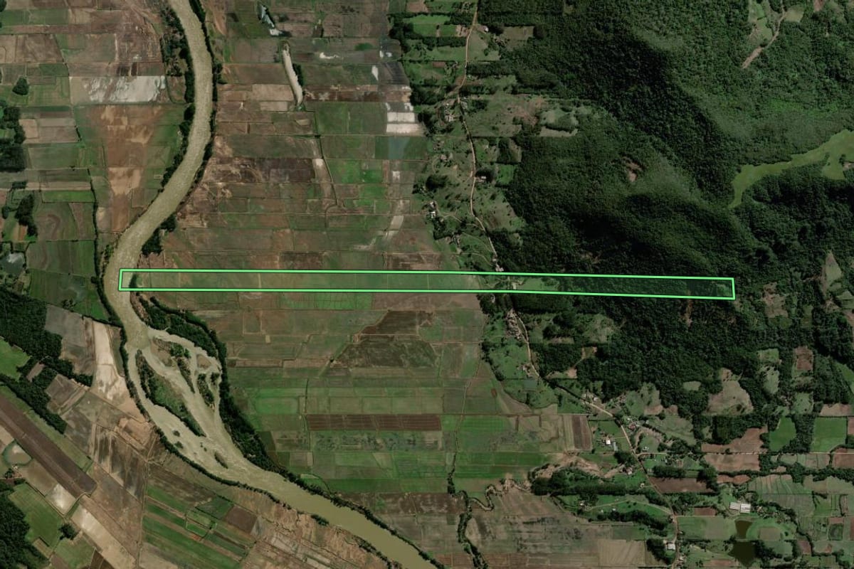 Imagem de satélite do imóvel rural em Agudo (RS), com o contorno declarado no CAR desenhado por cima.