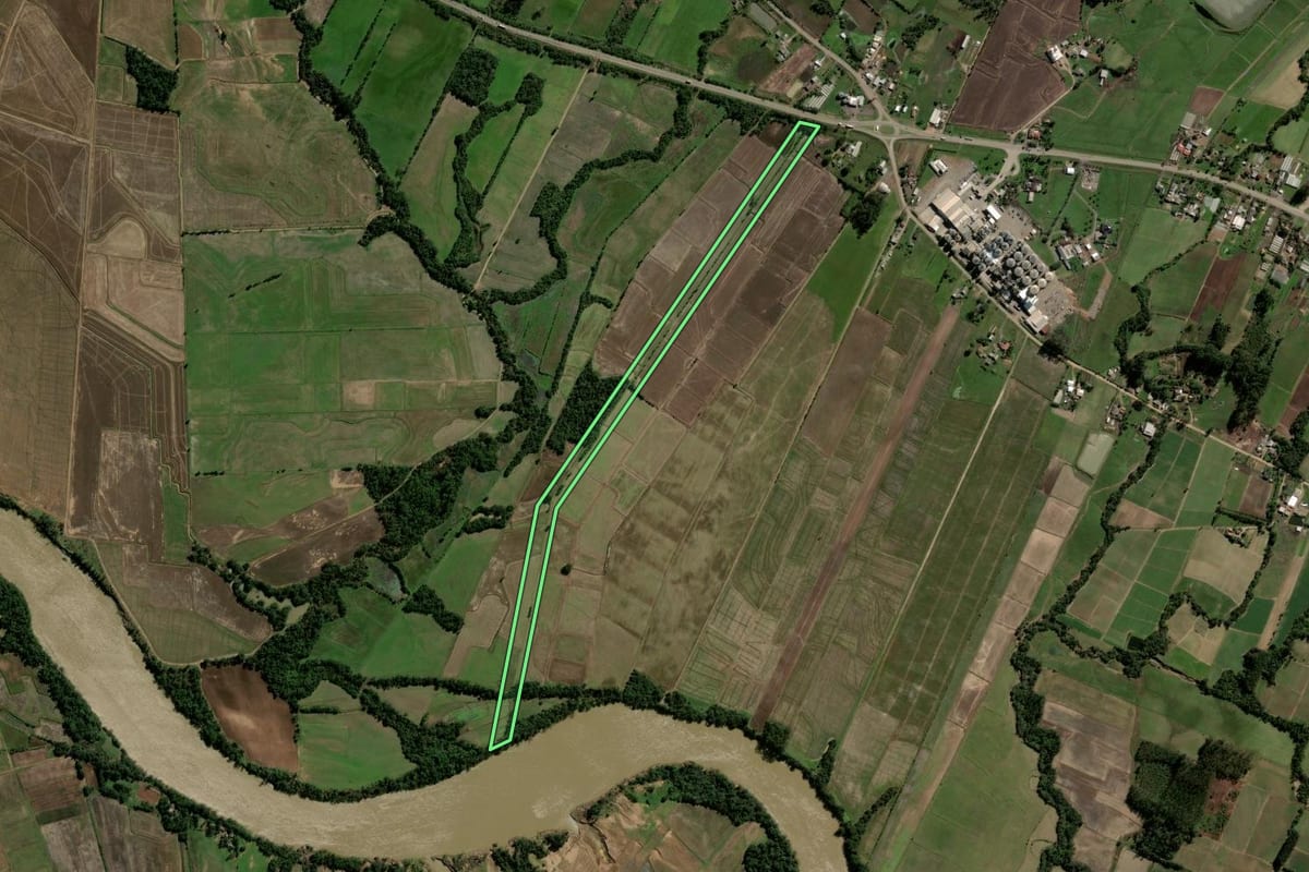 Imagem de satélite do imóvel rural em Agudo (RS), com o contorno declarado no CAR desenhado por cima.