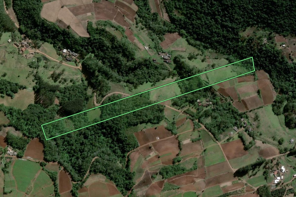 Imagem de satélite do imóvel rural em Agudo (RS), com o contorno declarado no CAR desenhado por cima.