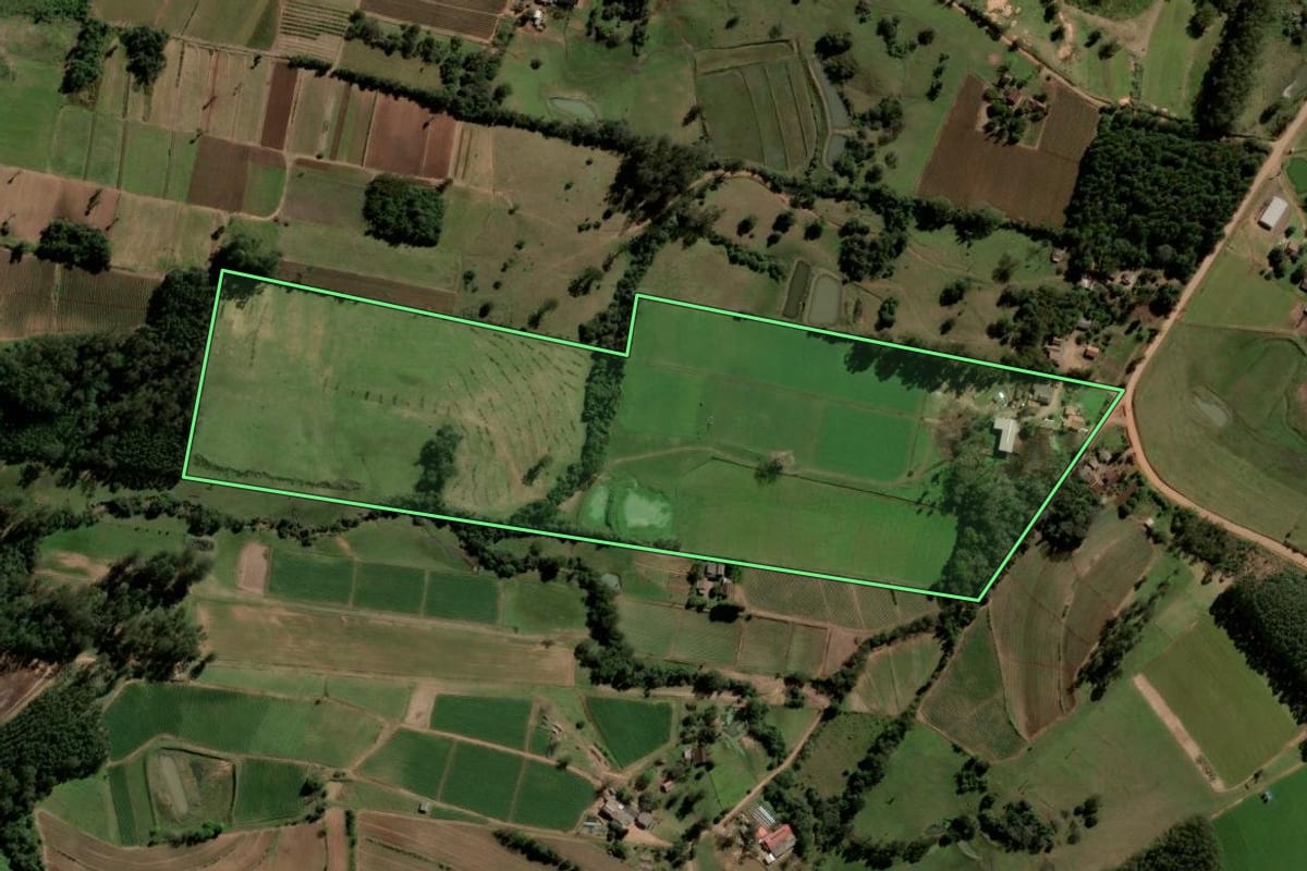 Imagem de satélite do imóvel rural em Agudo (RS), com o contorno declarado no CAR desenhado por cima.
