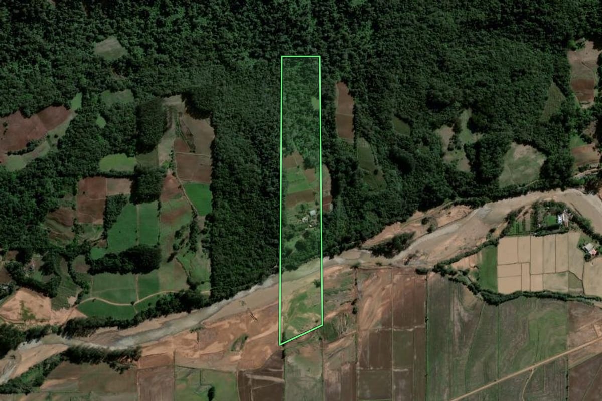 Imagem de satélite do imóvel rural em Agudo (RS), com o contorno declarado no CAR desenhado por cima.