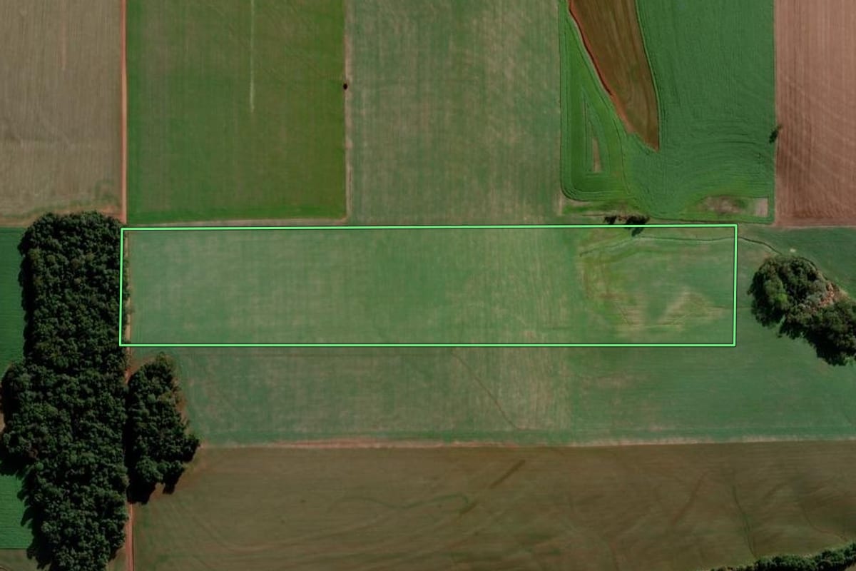 Imagem de satélite do imóvel rural em Ajuricaba (RS), com o contorno declarado no CAR desenhado por cima.