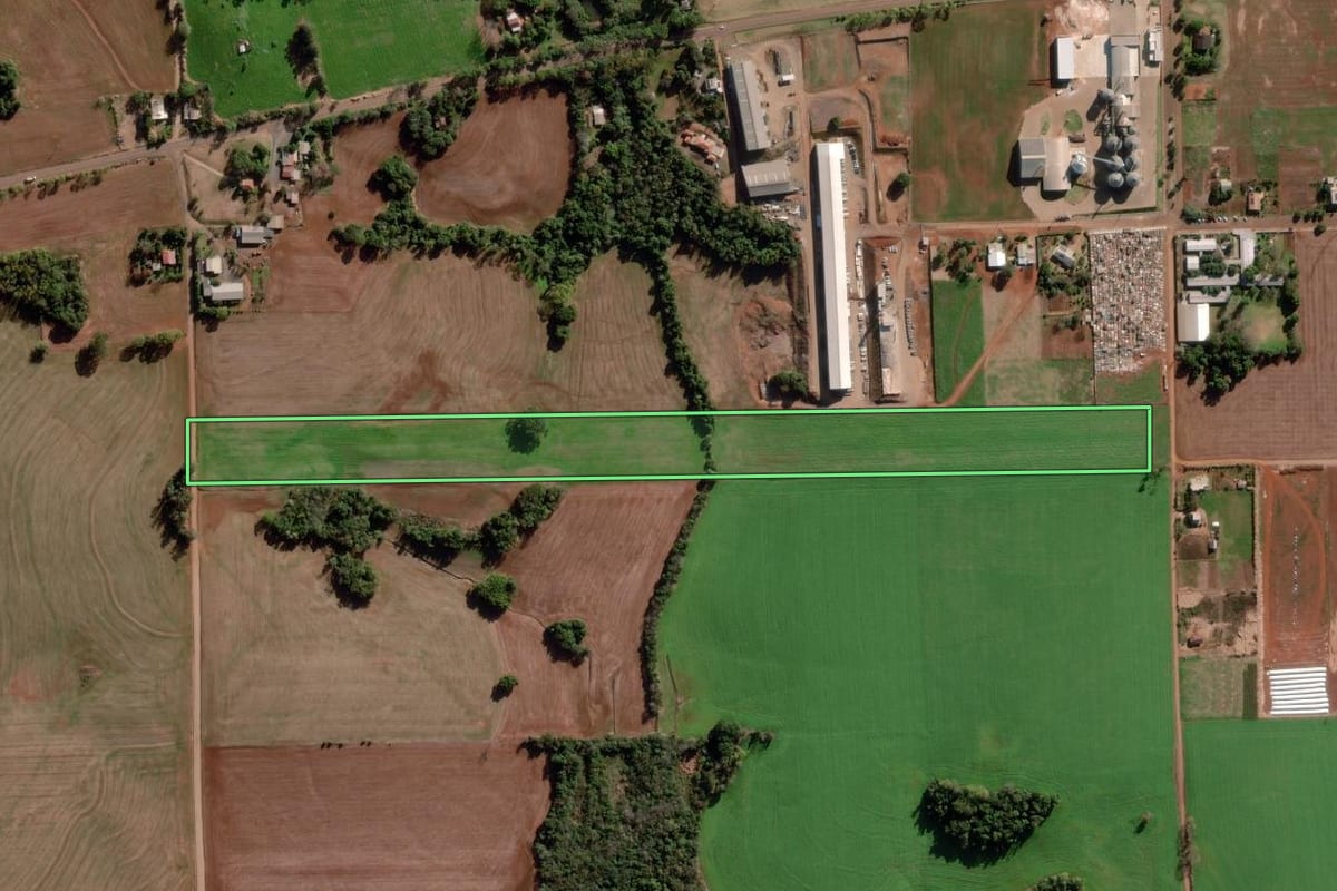 Imagem de satélite do imóvel rural em Ajuricaba (RS), com o contorno declarado no CAR desenhado por cima.