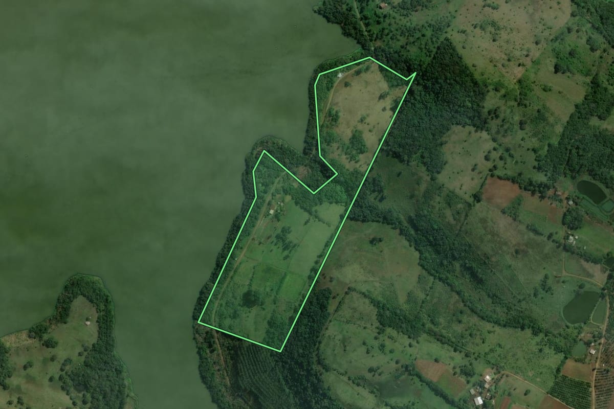 Imagem de satélite do imóvel rural em Alpestre (RS), com o contorno declarado no CAR desenhado por cima.