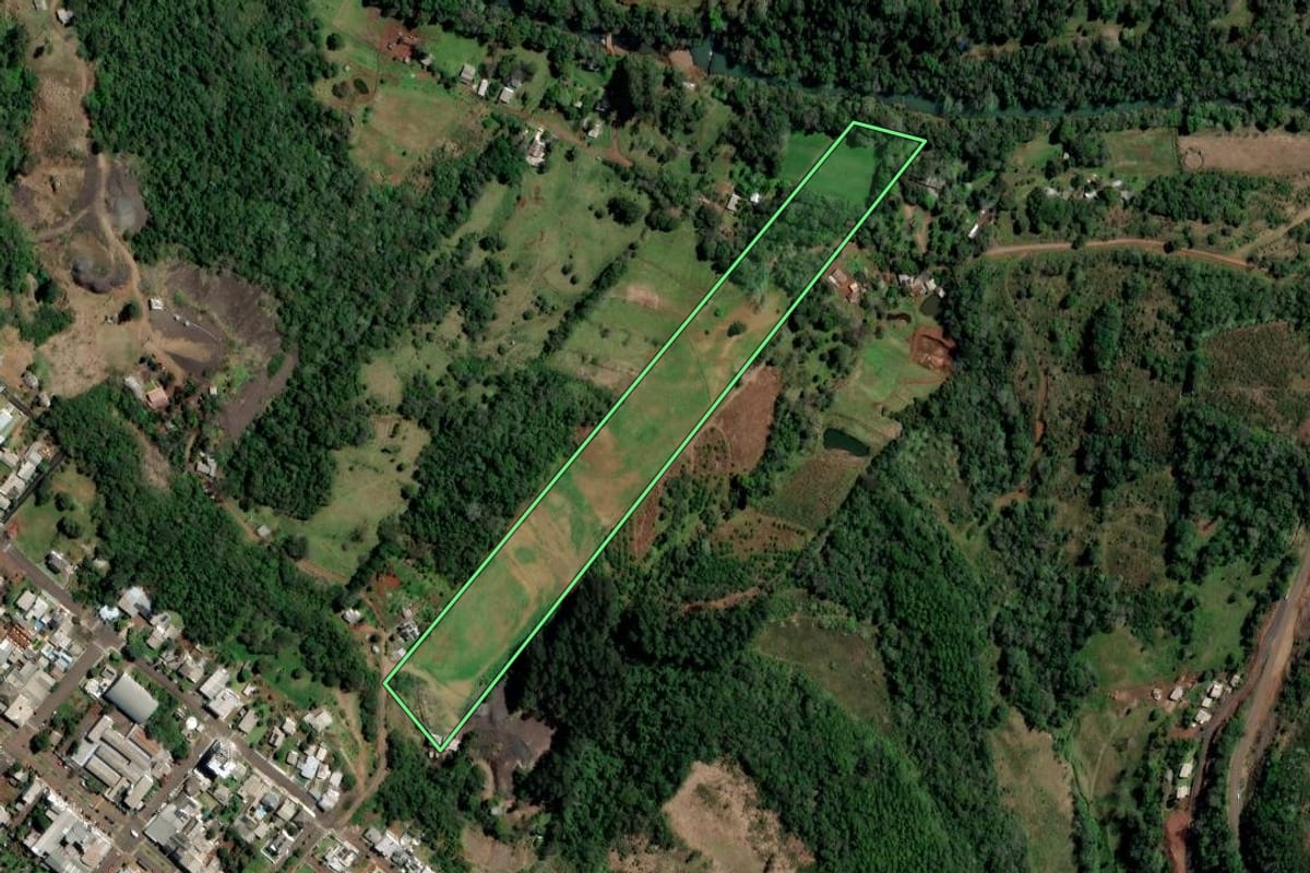 Imagem de satélite do imóvel rural em Ametista do Sul (RS), com o contorno declarado no CAR desenhado por cima.