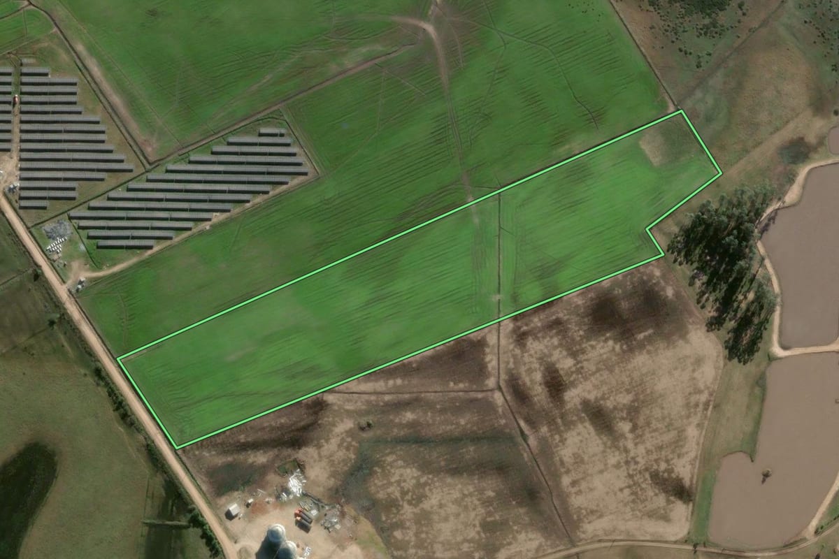 Imagem de satélite do imóvel rural em Arambaré (RS), com o contorno declarado no CAR desenhado por cima.